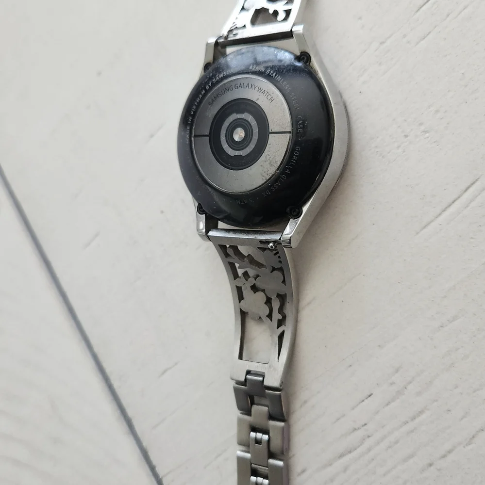 USED BUT LIKE NEW Samsung Electronics Galaxy Watch 4 Classic 42mm Smartwatch